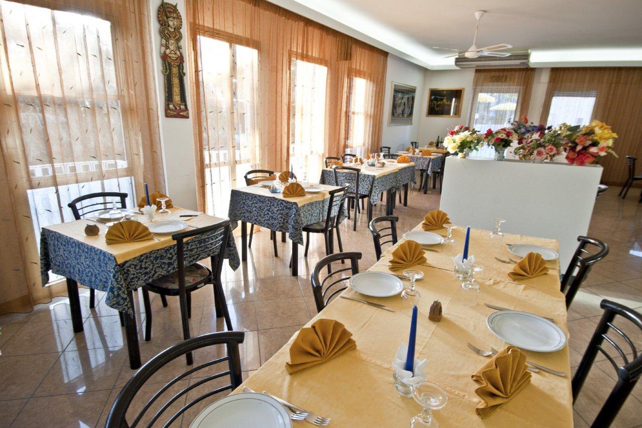 Hotel Giunchi Cervia Exterior photo